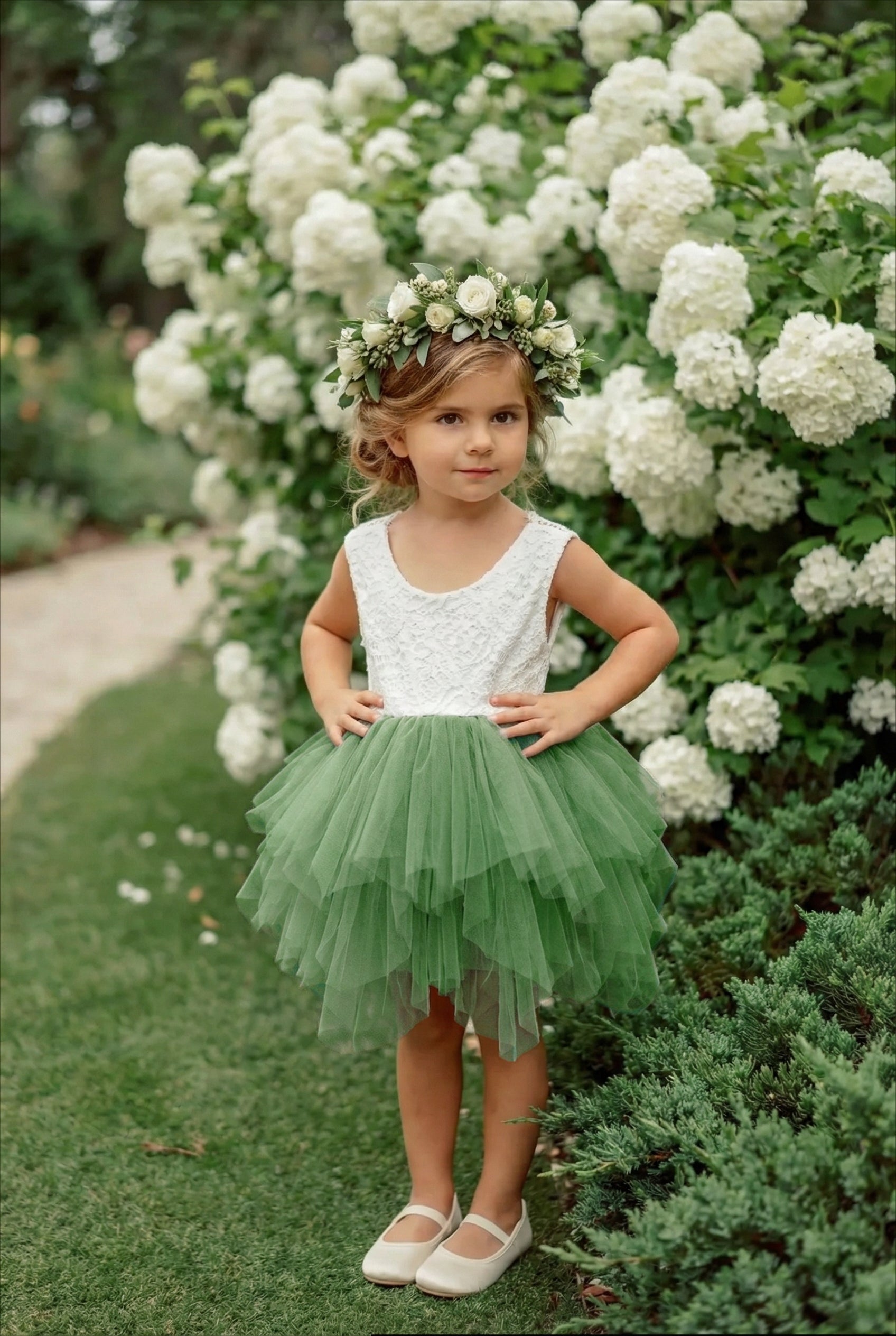 Girls' Peony Lace Tiered Sleeveless Knee Flower Girl Dress in Sage –  2BUNNIES