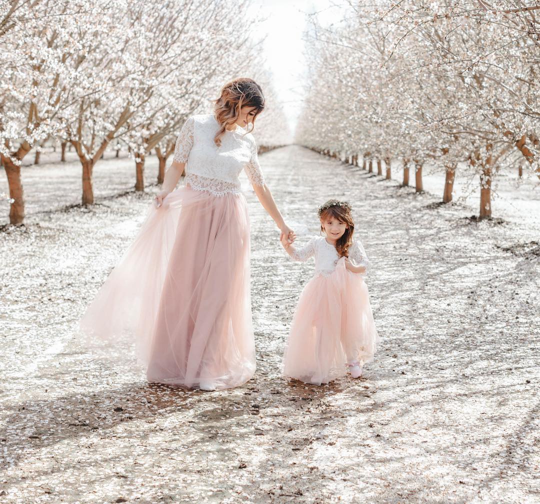 Women Peony Lace